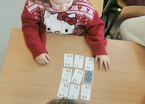 Grafika 3: Nauka przez zabawę – karty Grabowskiego w naszej szkole.