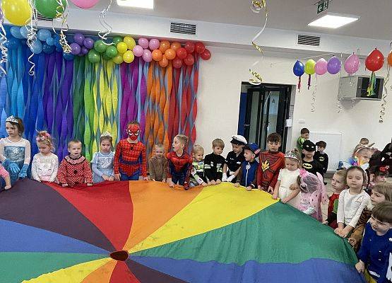 Grafika 3: NIECH ŻYJE BAL!