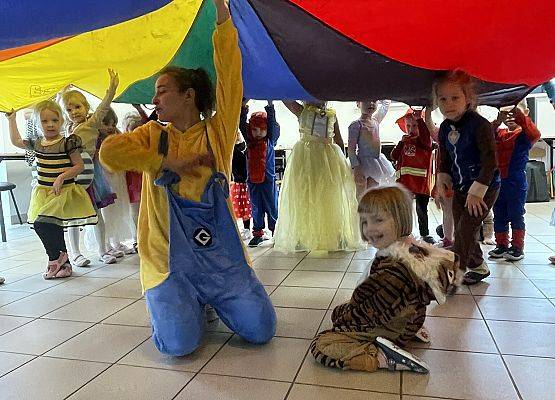 Grafika 7: NIECH ŻYJE BAL!