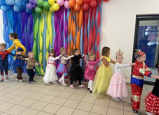 Grafika 19: NIECH ŻYJE BAL!