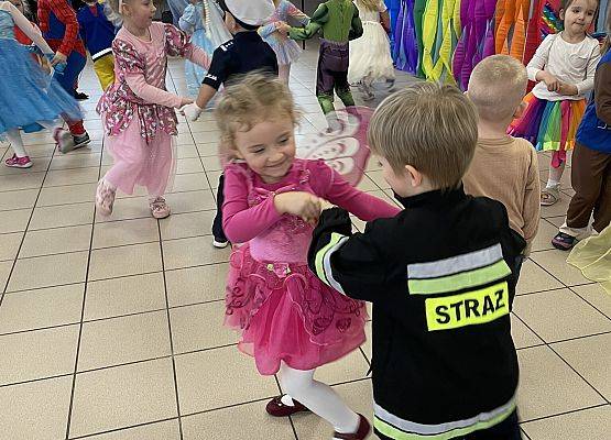 Grafika 31: NIECH ŻYJE BAL!