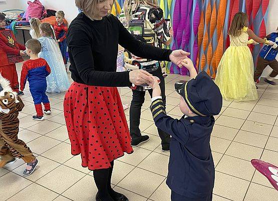 Grafika 34: NIECH ŻYJE BAL!