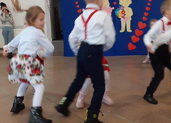 Grafika 21: Uroczystość z okazji Dnia Babci i Dziadka