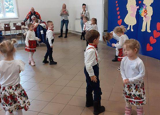 Grafika 26: Uroczystość z okazji Dnia Babci i Dziadka