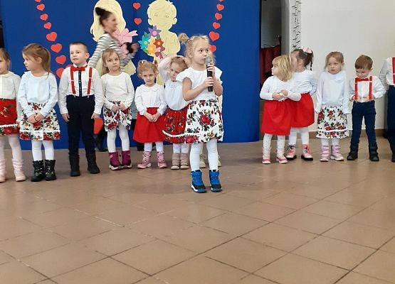 Grafika 37: Uroczystość z okazji Dnia Babci i Dziadka