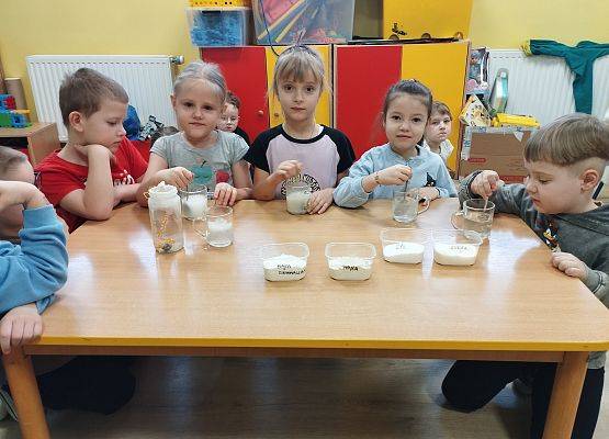 Grafika 2: Wodne eksperymenty