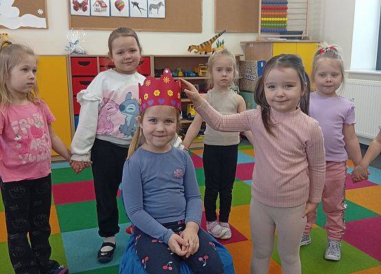 Grafika 12: URODZINKI ZOSI I HANI