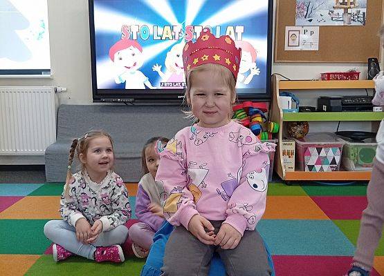 Grafika 3: URODZINKI ZOSI I HANI