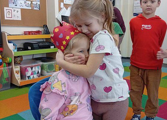 Grafika 6: URODZINKI ZOSI I HANI