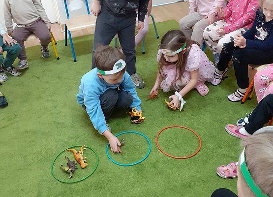 Grafika 13: Dzień Dinozaura