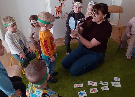 Grafika 17: Dzień Dinozaura