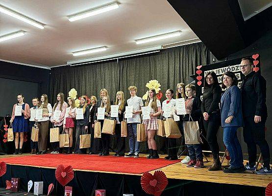 Grafika 3: Ogromny sukces uczennic naszej szkoły