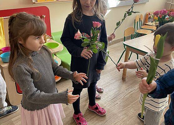 Grafika 5: NIESPODZIANKA DLA DZIEWCZYNEK