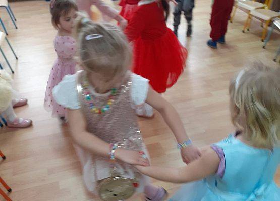 Grafika 40: Dzień Kobiet. Święto wszystkich dziewczynek i kobiet