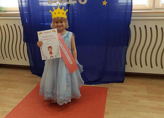 Grafika 72: Dzień Kobiet. Święto wszystkich dziewczynek i kobiet