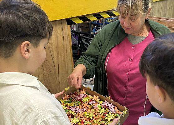 Grafika 5: Dzień Kobiet w szkole