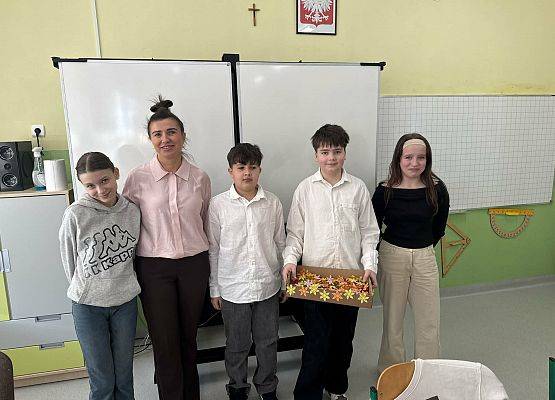 Grafika 3: Dzień Kobiet w szkole