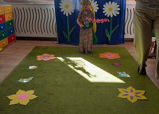 Grafika 13: Wiosenny pokaz mody