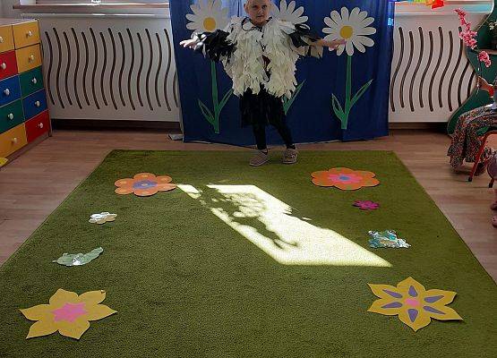 Grafika 15: Wiosenny pokaz mody