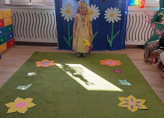 Grafika 19: Wiosenny pokaz mody