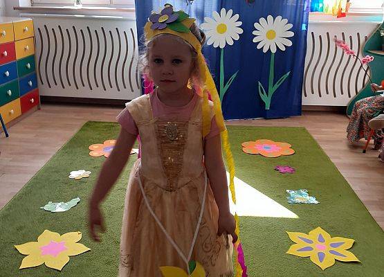 Grafika 20: Wiosenny pokaz mody