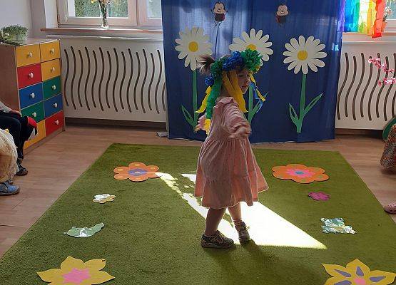 Grafika 27: Wiosenny pokaz mody