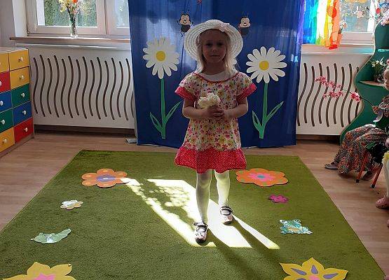 Grafika 32: Wiosenny pokaz mody