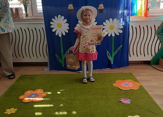 Grafika 64: Wiosenny pokaz mody