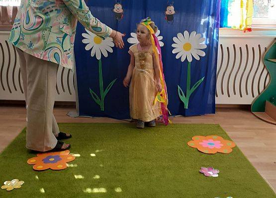 Grafika 73: Wiosenny pokaz mody