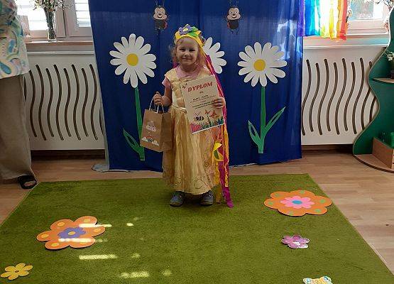 Grafika 74: Wiosenny pokaz mody