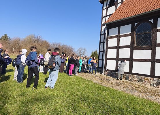 Grafika 13: Wyjazd do Technikum Leśnego w Warcinie