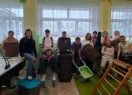 Grafika 6: Dzień bez plecaka