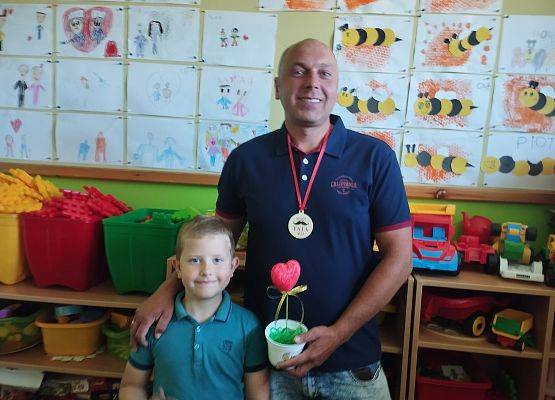Grafika 11: Dzień Mamy i Taty