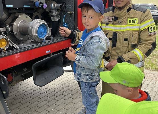 Grafika 12: DZIEŃ DZIECKA ZE STRAŻAKAMI I NIE TYLKO