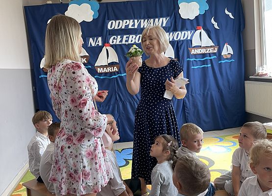 Grafika 3: KOLEJNY ROK ZA NAMI