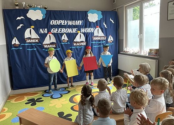 Grafika 11: KOLEJNY ROK ZA NAMI