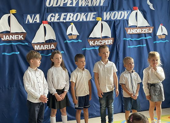 Grafika 12: KOLEJNY ROK ZA NAMI