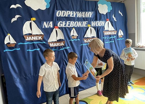 Grafika 16: KOLEJNY ROK ZA NAMI