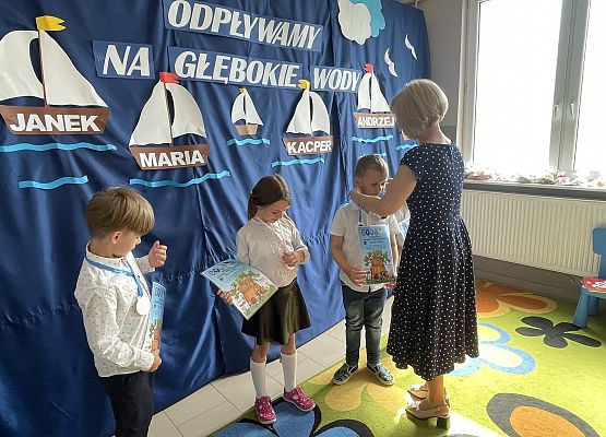 Grafika 18: KOLEJNY ROK ZA NAMI