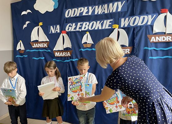 Grafika 21: KOLEJNY ROK ZA NAMI
