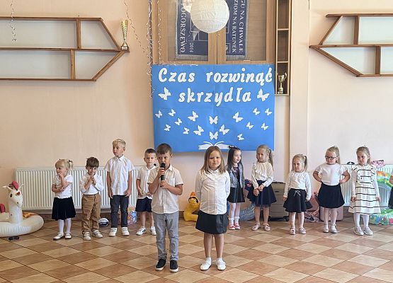 Grafika 4: ZAKOŃCZENIE ROKU SZKOLNEGO