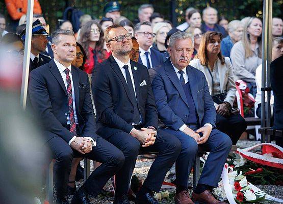 Grafika 2: Uroczystość ku czci Ofiar Marszu Śmierci -Krępa Kaszubska