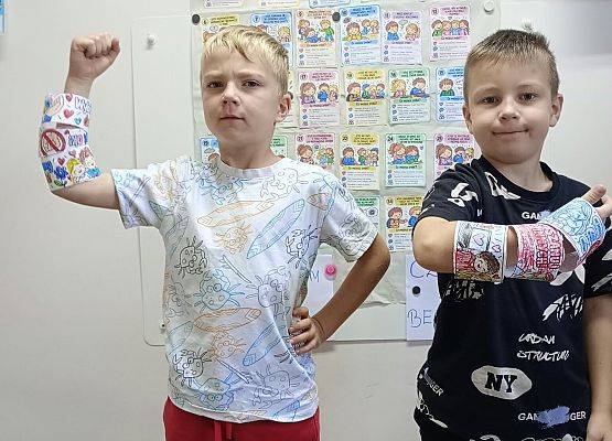 Grafika 12: Razem Bez Przemocy - Przemocy mówimy NIE - projekt edukacyjny