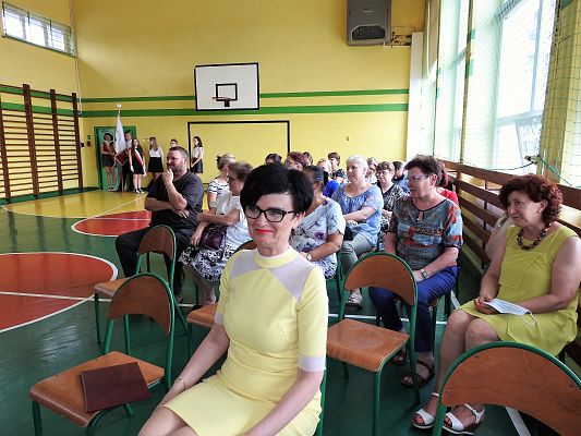 Grafika 19: Uroczysty Apel z okazji pożegnania VIII-mej klasy 2020/2021