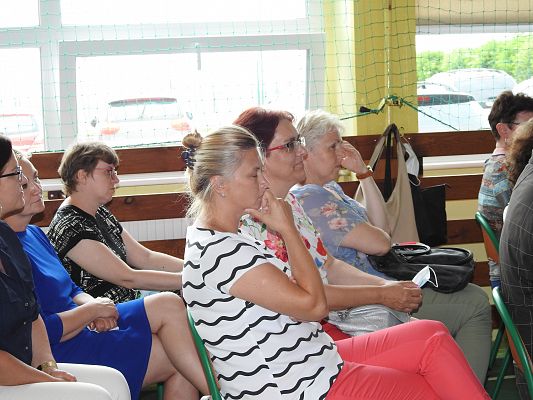 Grafika 42: Uroczysty Apel z okazji pożegnania VIII-mej klasy 2020/2021