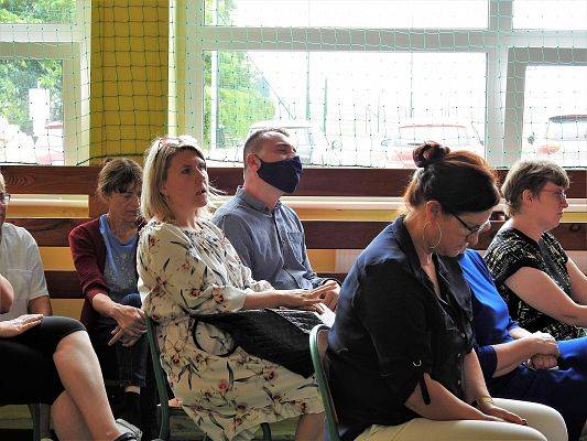 Grafika 43: Uroczysty Apel z okazji pożegnania VIII-mej klasy 2020/2021