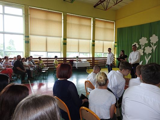 Grafika 61: Uroczysty Apel z okazji pożegnania VIII-mej klasy 2020/2021