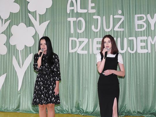 Grafika 69: Uroczysty Apel z okazji pożegnania VIII-mej klasy 2020/2021