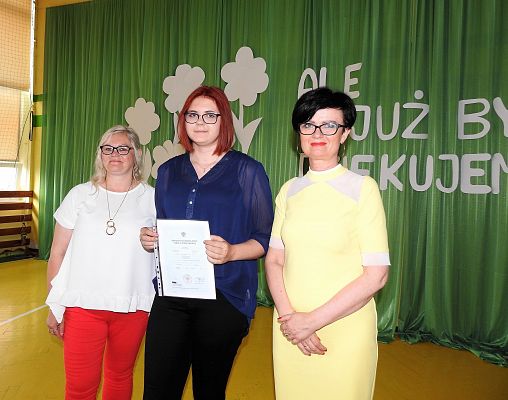 Grafika 93: Uroczysty Apel z okazji pożegnania VIII-mej klasy 2020/2021