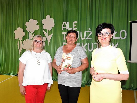 Grafika 107: Uroczysty Apel z okazji pożegnania VIII-mej klasy 2020/2021